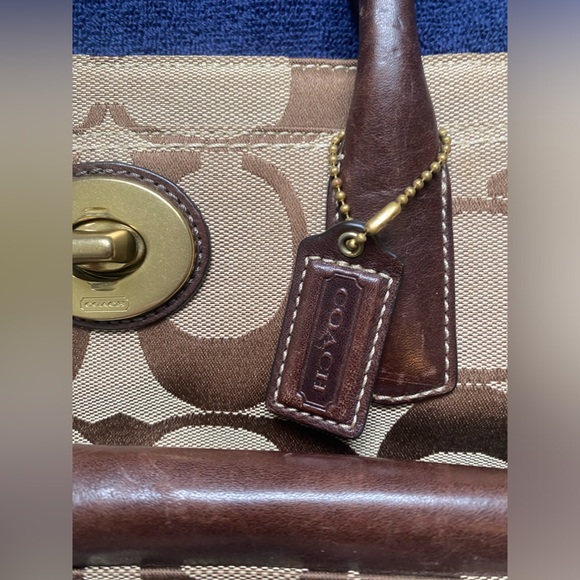 Coach bag with dust bag and coach card - Picture 15 of 15